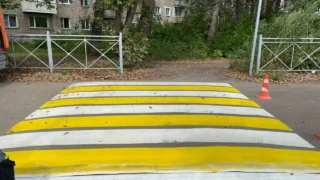 В Омске приводят в порядок подходы и подъездные пути к школам и детским садам