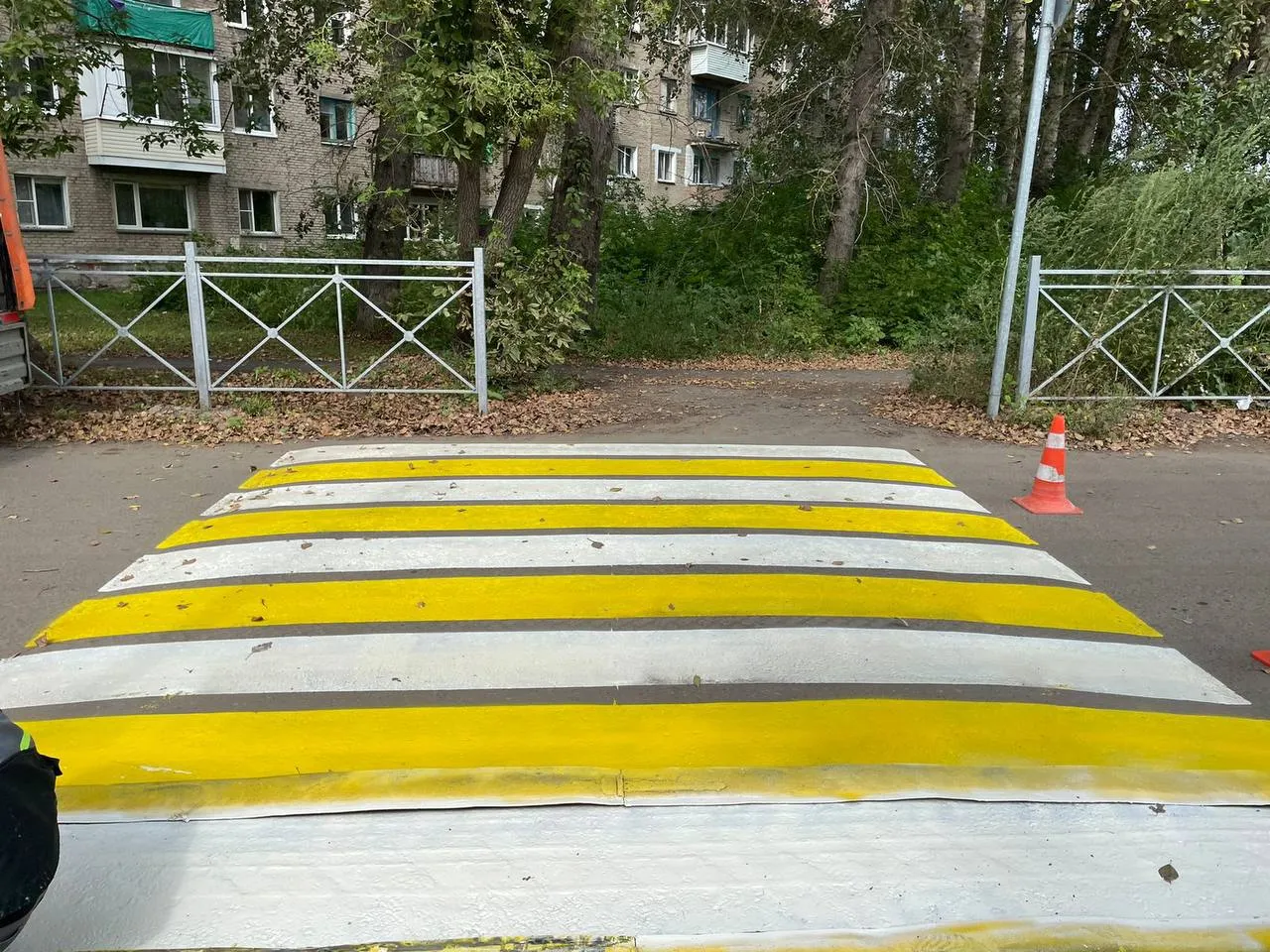 В Омске приводят в порядок подходы и подъездные пути к школам и детским садам