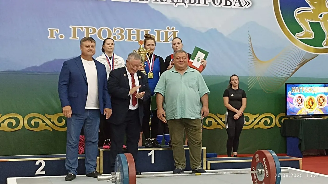 Омичка завоевала бронзу на всероссийском турнире по тяжёлой атлетике
