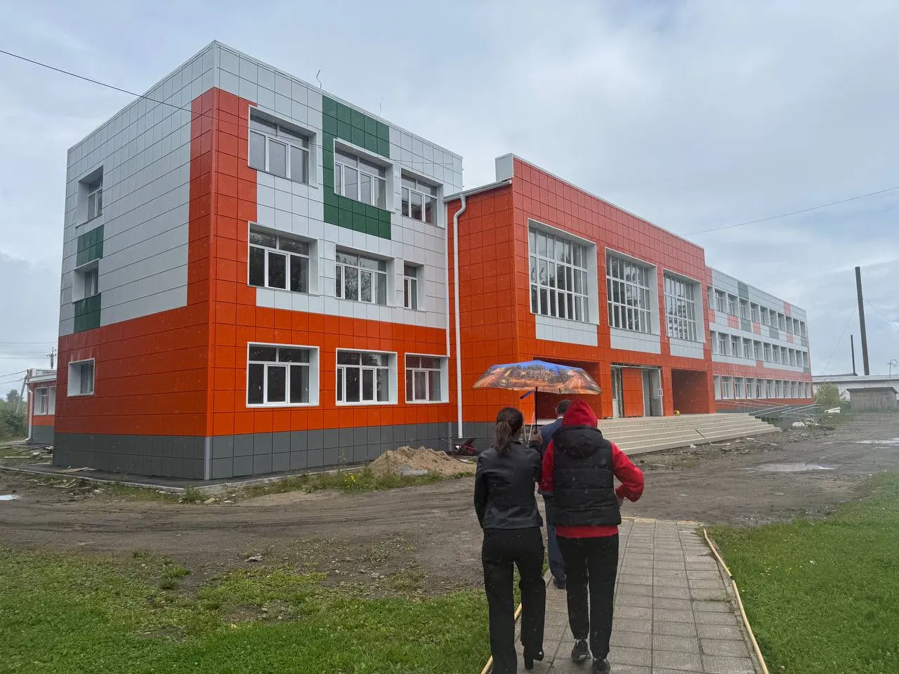 В Тевризском и Тарском районах продолжается ремонт школ