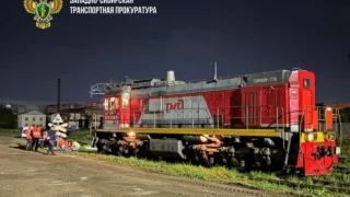 В Омской области локомотив сошел с рельсов