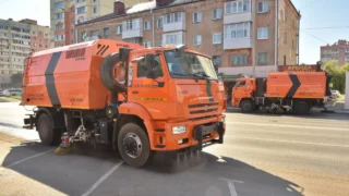 В Омске появились новые вакуумные подметально-уборочные машины