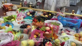 Православные отмечают Яблочный Спас
