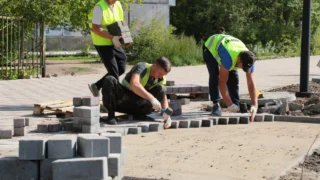 В Омске завершается благоустройство пешеходной зоны в границах улиц Энергетиков-Химиков