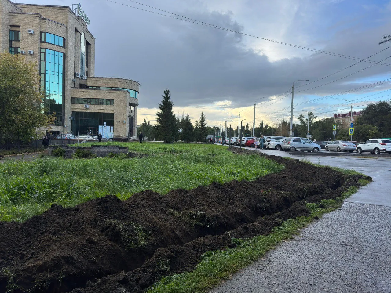 В Омске началось благоустройство сквера возле остановки «Городок Водников»