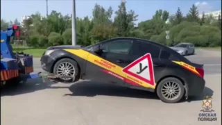 В Омске автоинспекторы задержали пьяного инструктора автошколы