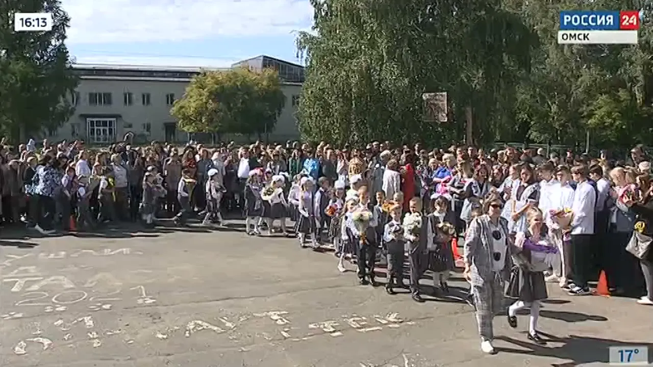В этом году за школьные парты в Омской области сядут около 230 000 обучающихся