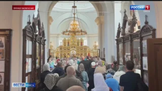 В Омске в Успенском Кафедральном соборе продолжается служба