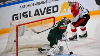 Стартовал матч «Авангарда» против «Ак Барса»
