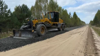 В Омской области начали ремонт дороги Усть-Ишим — Загваздино после наводнения