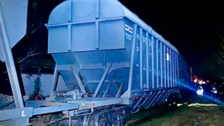 В Омской области два вагона сошли с рельсов у станции Любинская