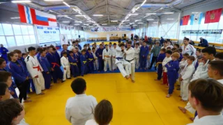 Чемпион первенства мира и Европы по дзюдо провел мастер-класс для омских дзюдоистов