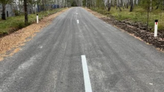 В Омской области завершился ремонт дороги, которая ведет в детский оздоровительный лагерь