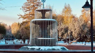 В Омске подсветка на главном городском фонтане в честь Нового года начнет работать уже 1 ноября