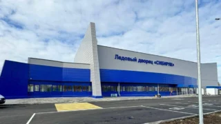 В Калачинске завершились технические работы по возведению ледового дворца