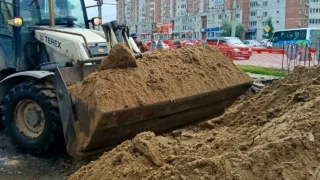 В Омске тепловая компания восстанавливает территории после ремонта теплосетей