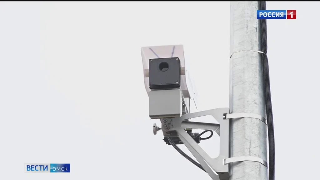 Около 1,5 тысячи омичей получили штрафы за парковку на газонах