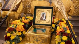 В Омск привезли мощи святителя Иннокентия Московского, просветителя Сибири и Америки