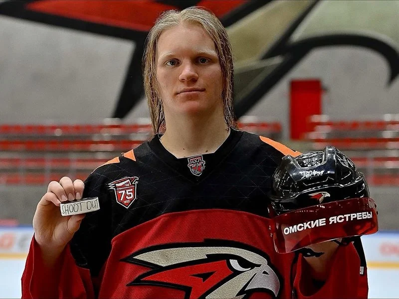 16-летний вратарь «Омских Ястребов» побил рекорд МХЛ