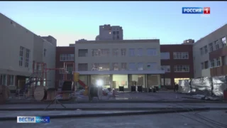 В Омске строительство школы в микрорайоне «Серебряный берег» подходит к завершению