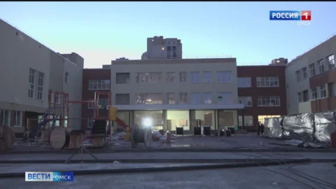 В Омске строительство школы в микрорайоне «Серебряный берег» подходит к завершению