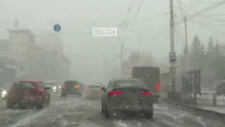 В Омске резко началась снежная буря