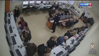 В Омске женщина пыталась сдать экзамен по ПДД с помощью техники