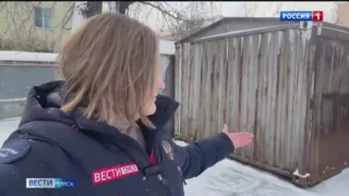 В Советском округе Омска прямо посреди тротуара появился гараж