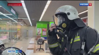 Омичей взволновало множество пожарных машин рядом с торговым центром Левобережья