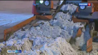 В Омске усилят противогололедную обработку тротуаров и остановок