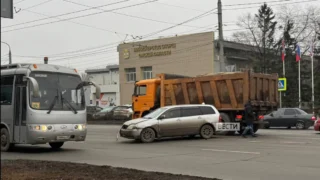 В Омске в районе Телецентра затруднено движение из-за ДТП
