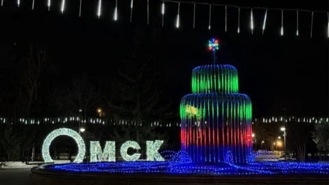 Омск все больше преображается к Новому году