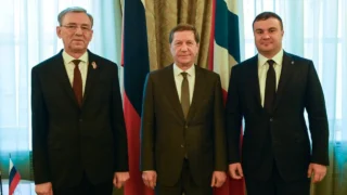 Виталий Хоценко обсудил с Александром Жуковым направления финансирования для Омской области