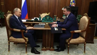 Президент России Владимир Путин поздравил Виталия Хоценко и жителей региона с Днём народного единства 