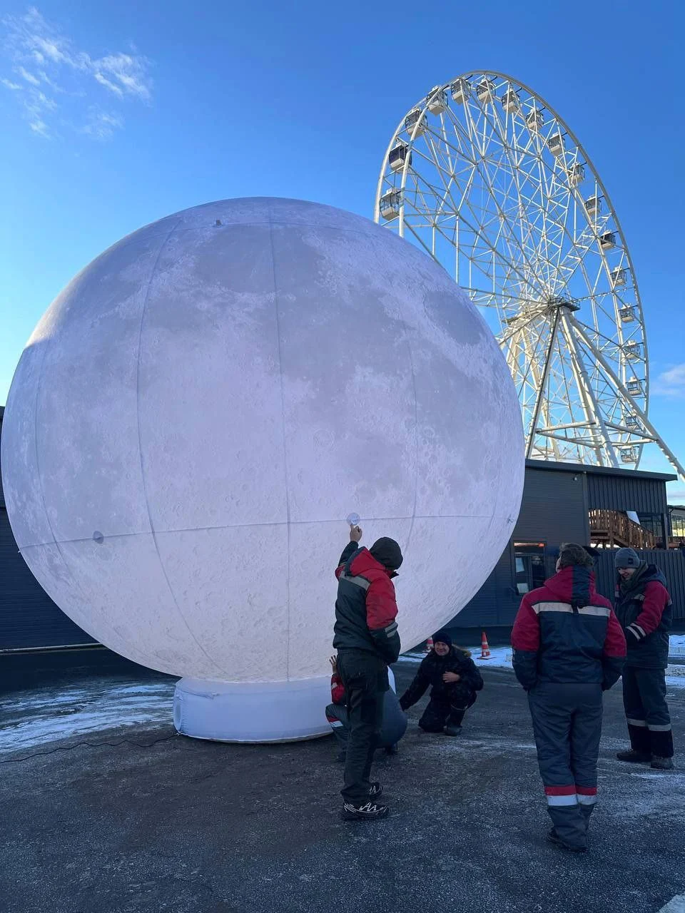 В Омске зажгут огромную Луну на открытии зимнего сезона на Зеленом острове