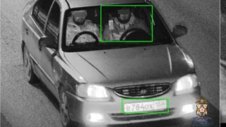 Необычный автомобиль с двумя рулями заметили на дорогах Омска