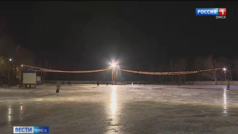 В Омске началась заливка катков