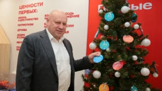 Мэр Омска поддержал акцию «Ёлка желаний»