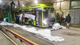 В Омск прибыл электробус «Генерал»