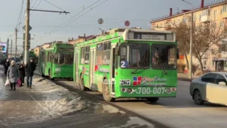 В районе остановки СИБАДИ авария заблокировала троллейбусную полосу