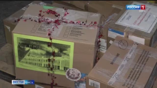 Посылку к Новому году отправили из Омской области в Стаханов