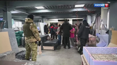 Новогодний подарок организовали нелегальным мигрантам омские полицейские