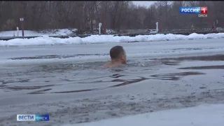 Отсутствие льда на водоемах вызвало сложности у омских моржей