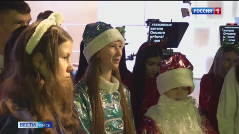 В преддверии Нового года поздравить сотрудников ГТРК «Иртыш» пришли активисты «Движения Первых»