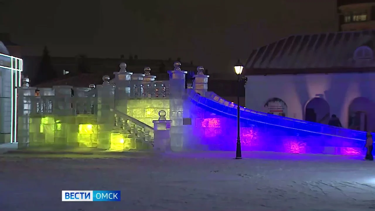 В Омск для изготовления новогодних скульптур привезут лед с севера