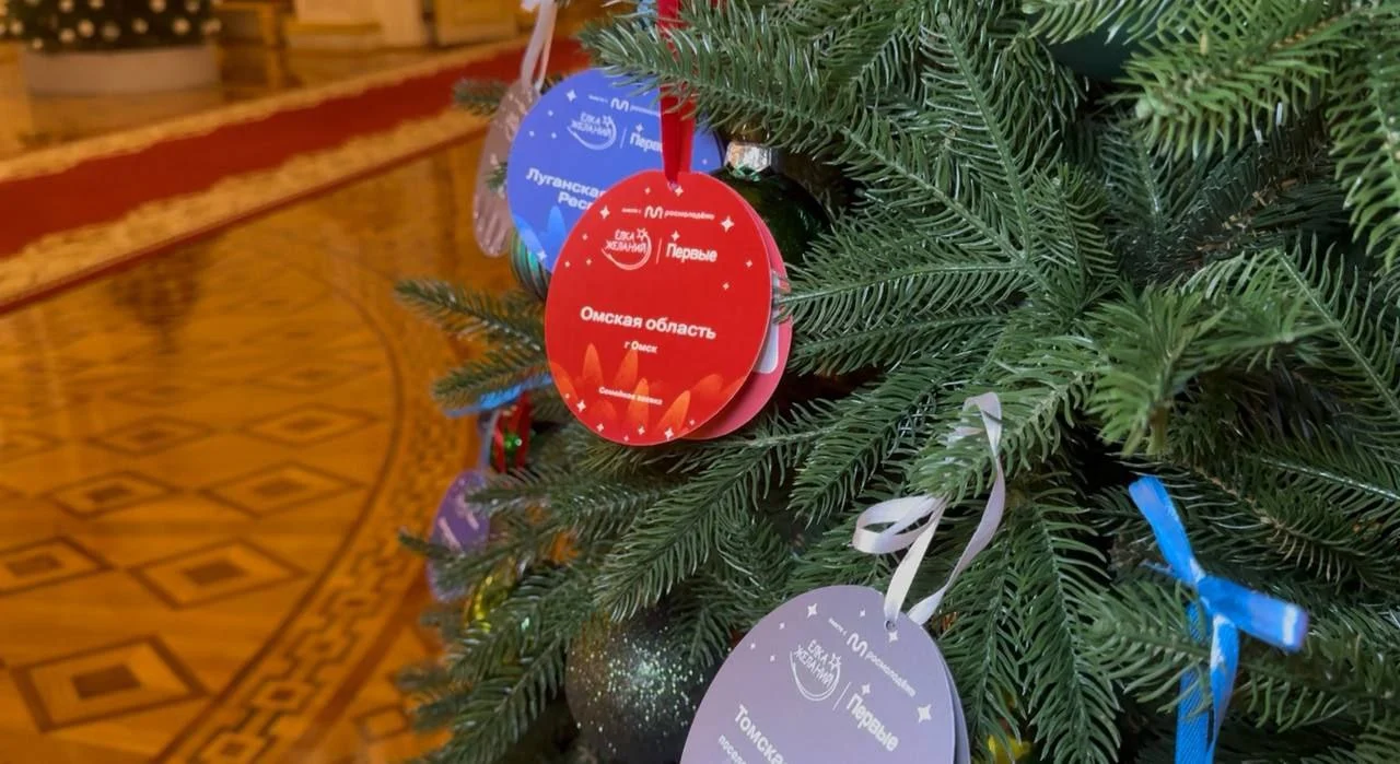 Глава региона подарит еще несколько подарков юным омичам и не только