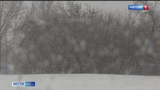 После сильнейшего снегопада омские дорожники продолжают расчищать улицы
