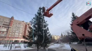 В Ленинском округе Омска продолжает создавать новогоднее настроение