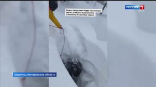 Сугробы с человека и лыжи вместо машины: весь снег на этой неделе достался Шерегешу