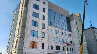 Строительство нового корпуса Клинического медико-хирургического центра в Омске ведётся по графику